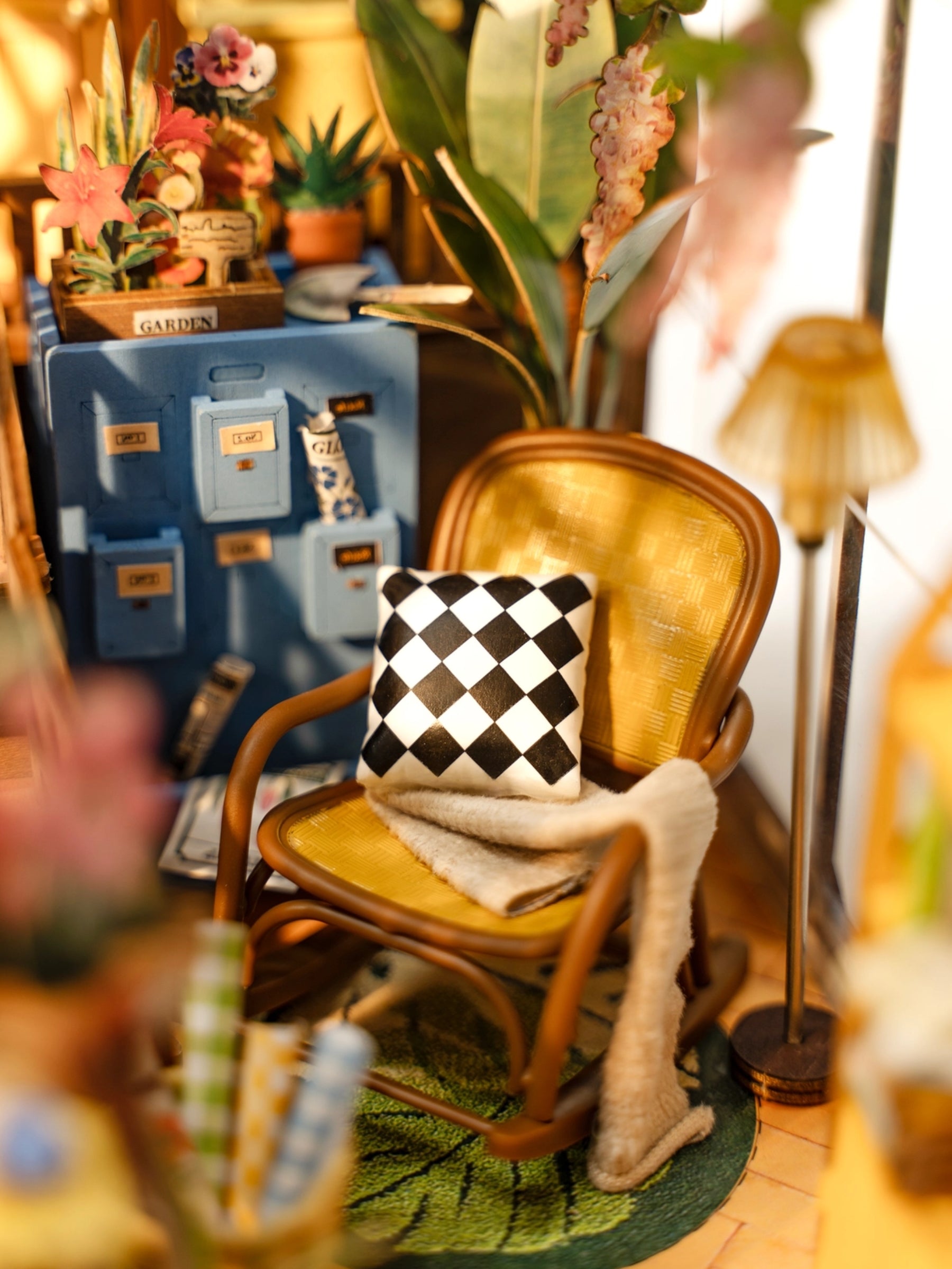Book Nook DIY Miniature House Kit: Garden House