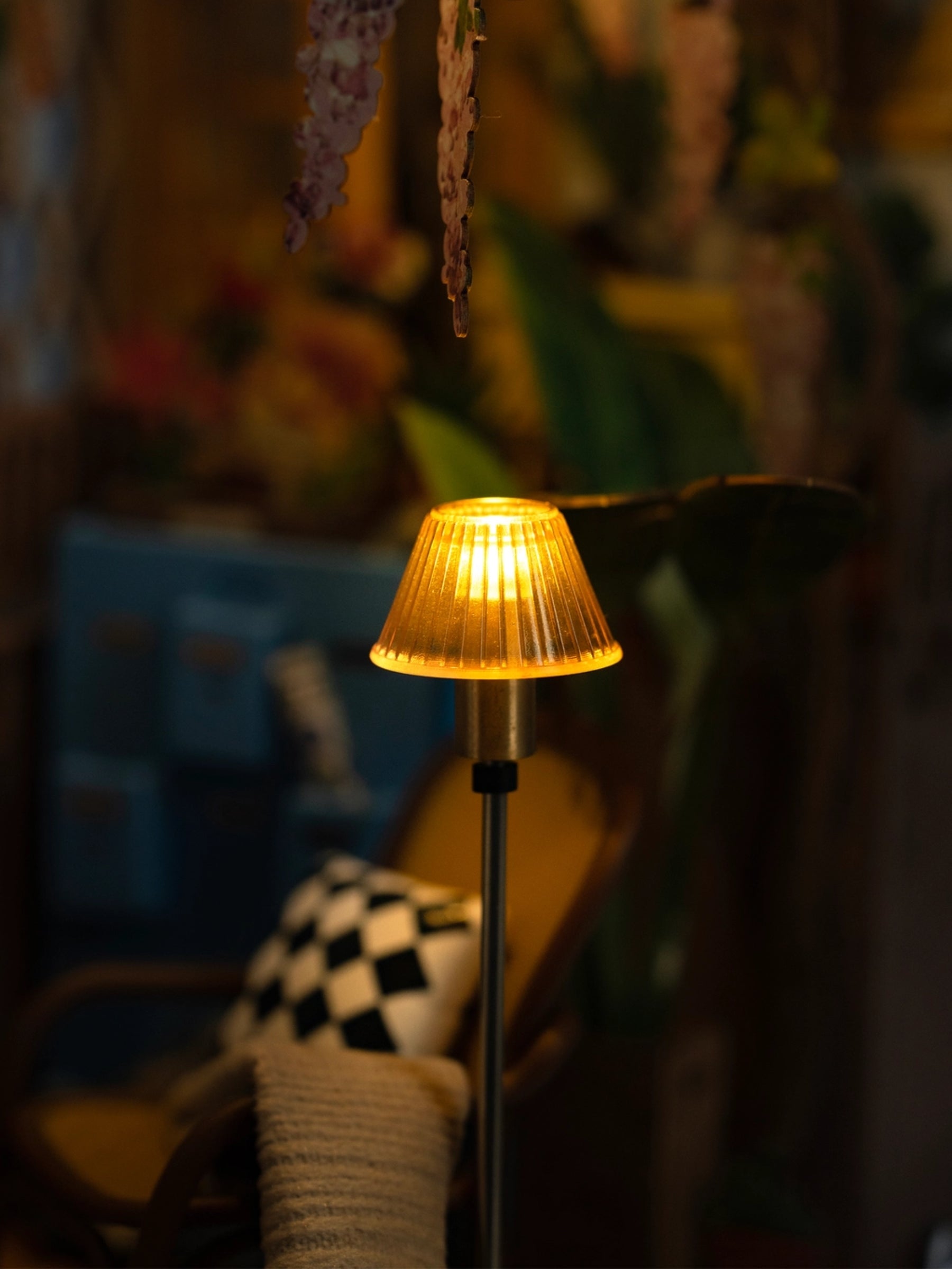 Book Nook DIY Miniature House Kit: Garden House