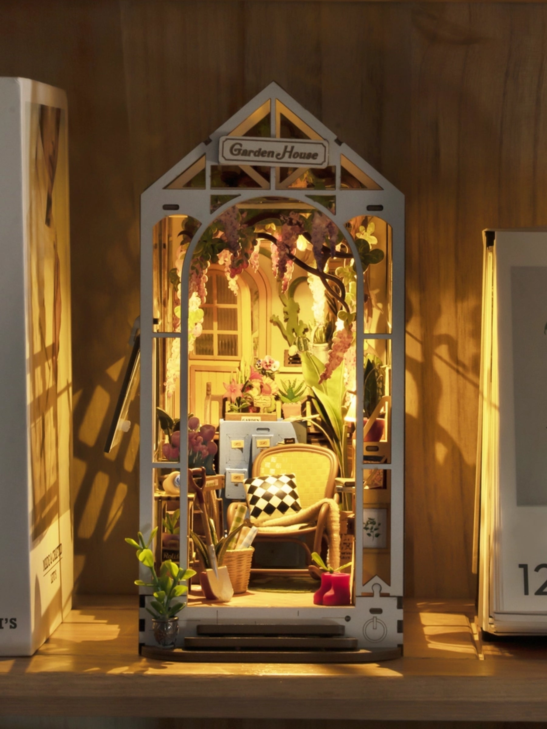 Book Nook DIY Miniature House Kit: Garden House